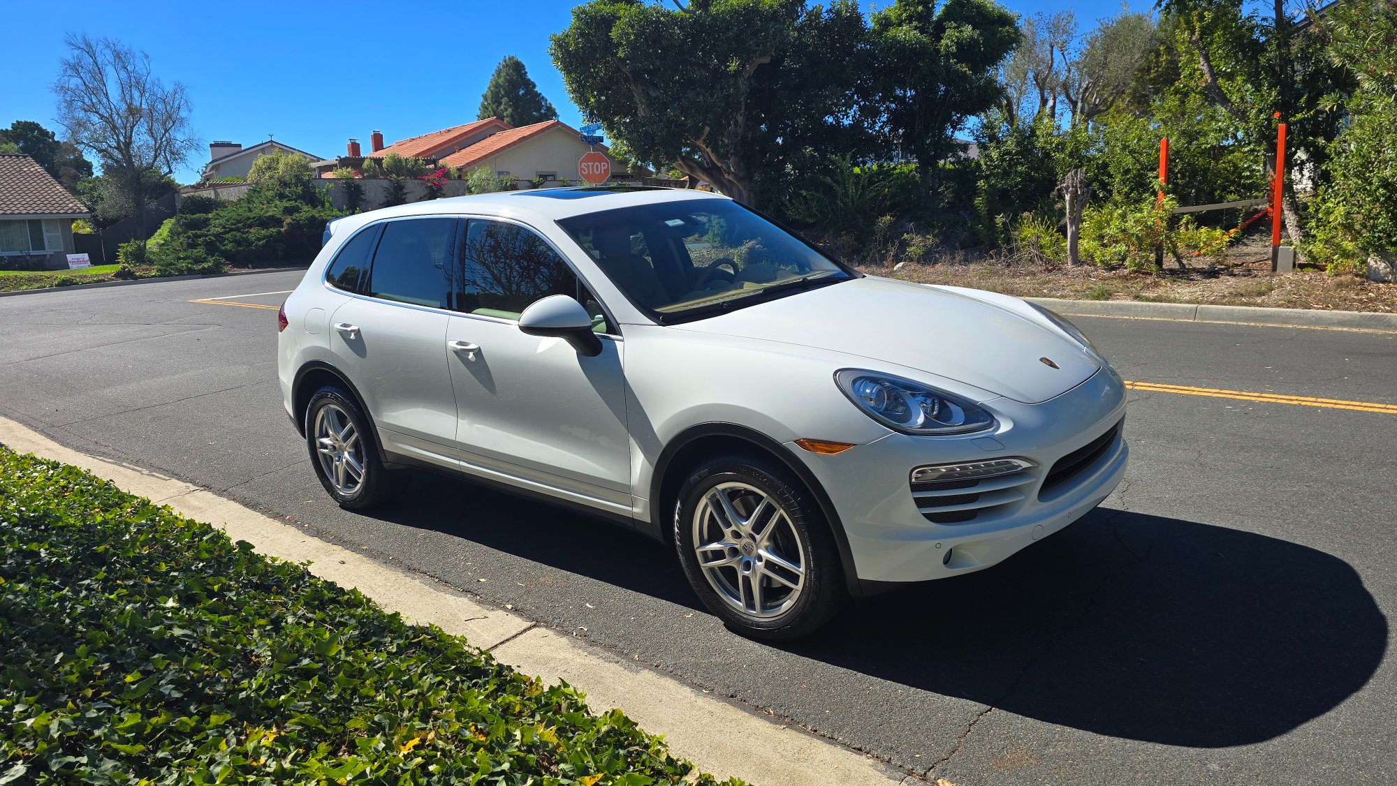 2014 Porsche Cayenne Platinum Edition
